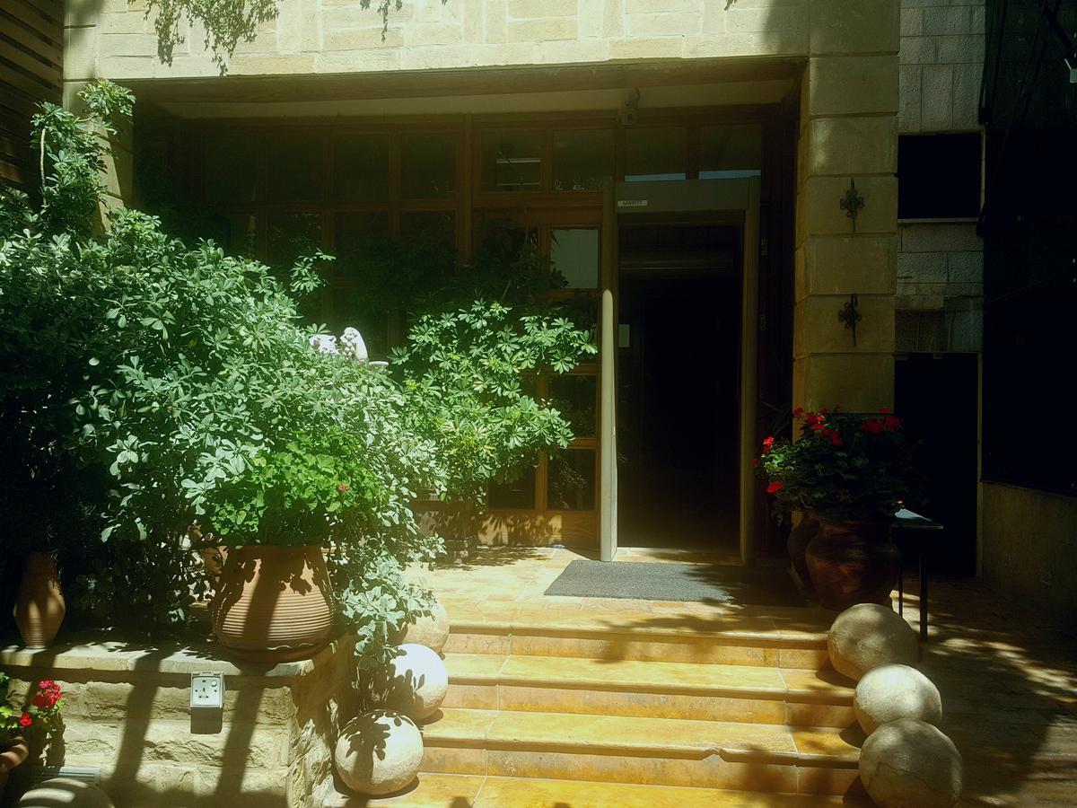 Hisham 3*
